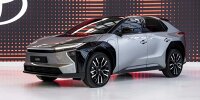 Toyota bZ4X: Sitzprobe im Facelift mit mehr Power und Reichweite