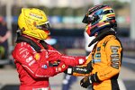 Lewis Hamilton (Ferrari) und Oscar Piastri (McLaren) 