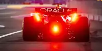 Rote Heckleuchten am Red Bull von Max Verstappen